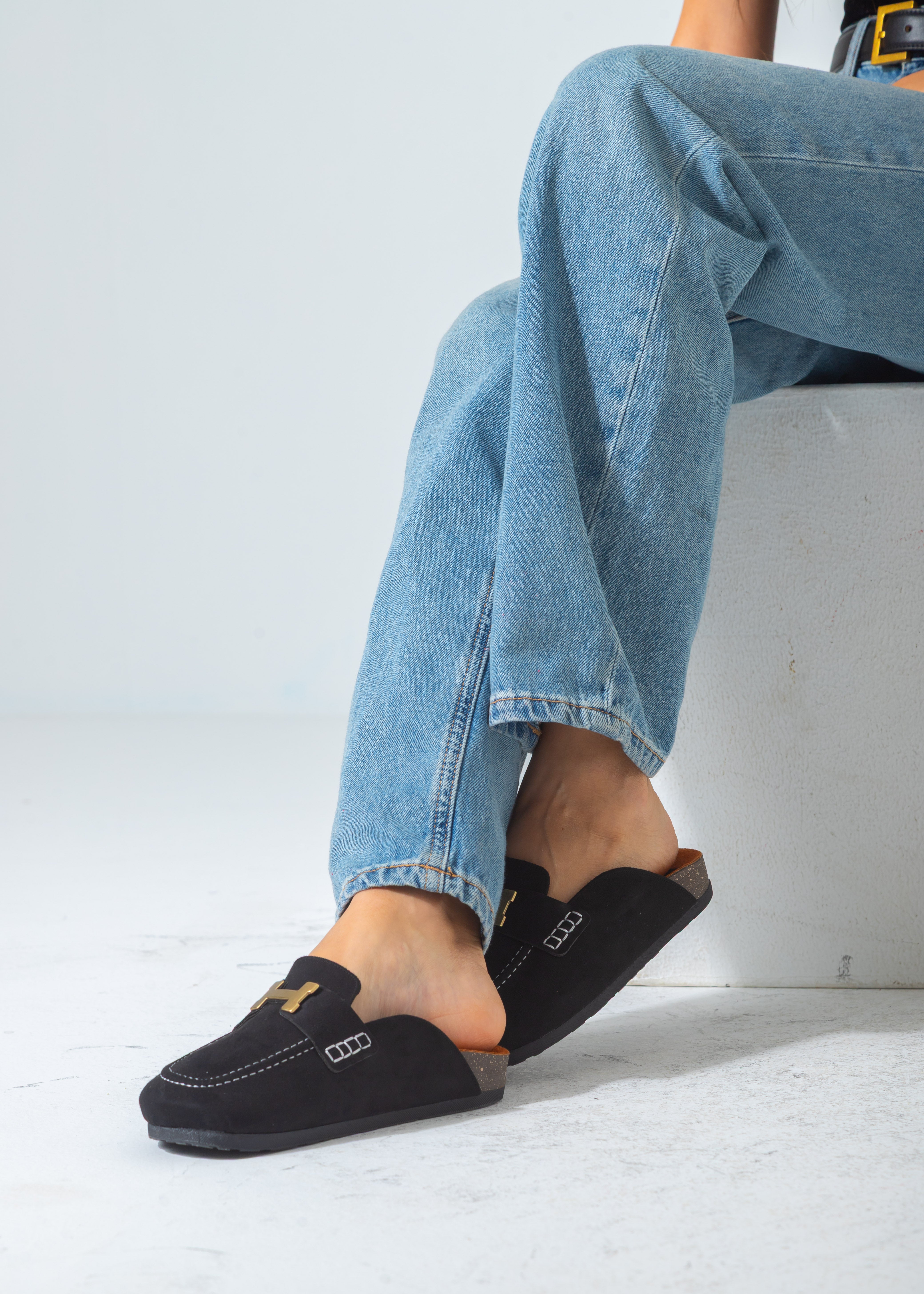 The Classic H-Bar Clog-black