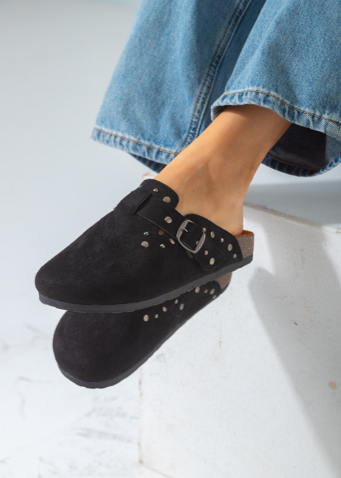 Stud-Trim Clog-black