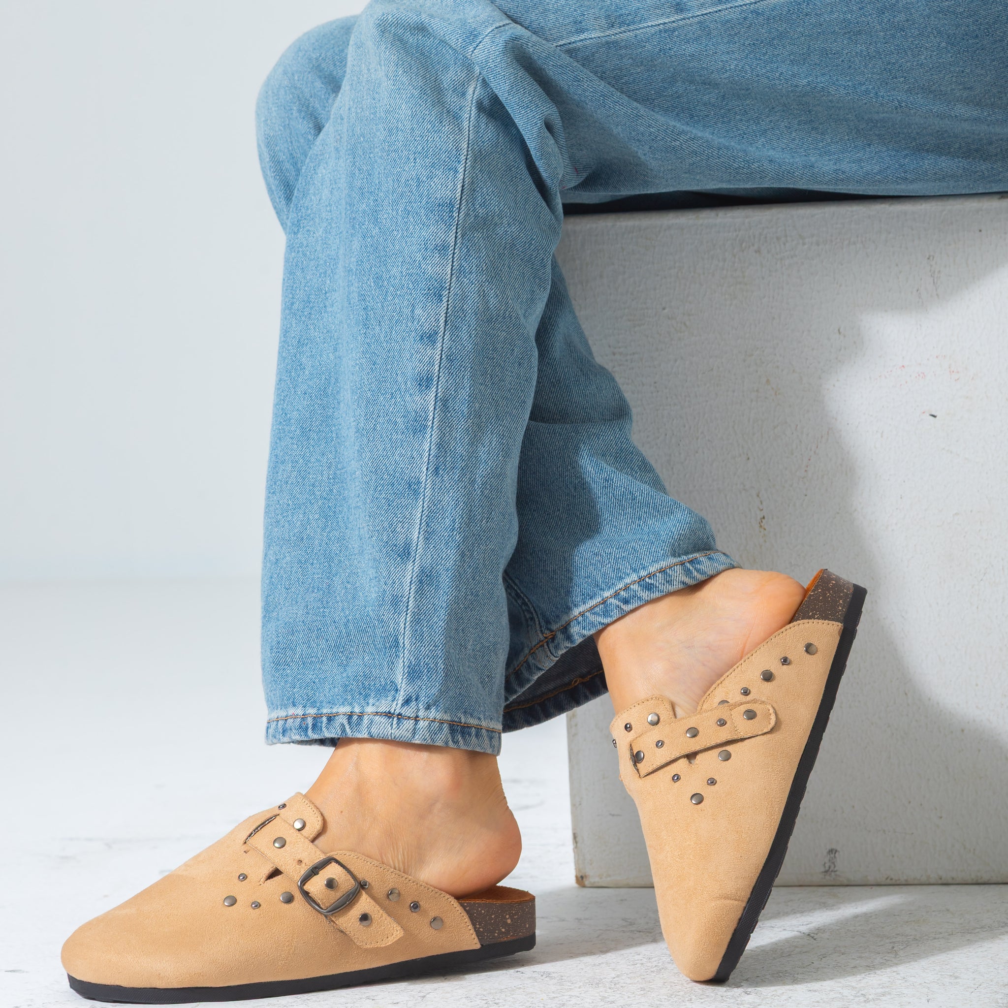 Stud-Trim Clog-beige