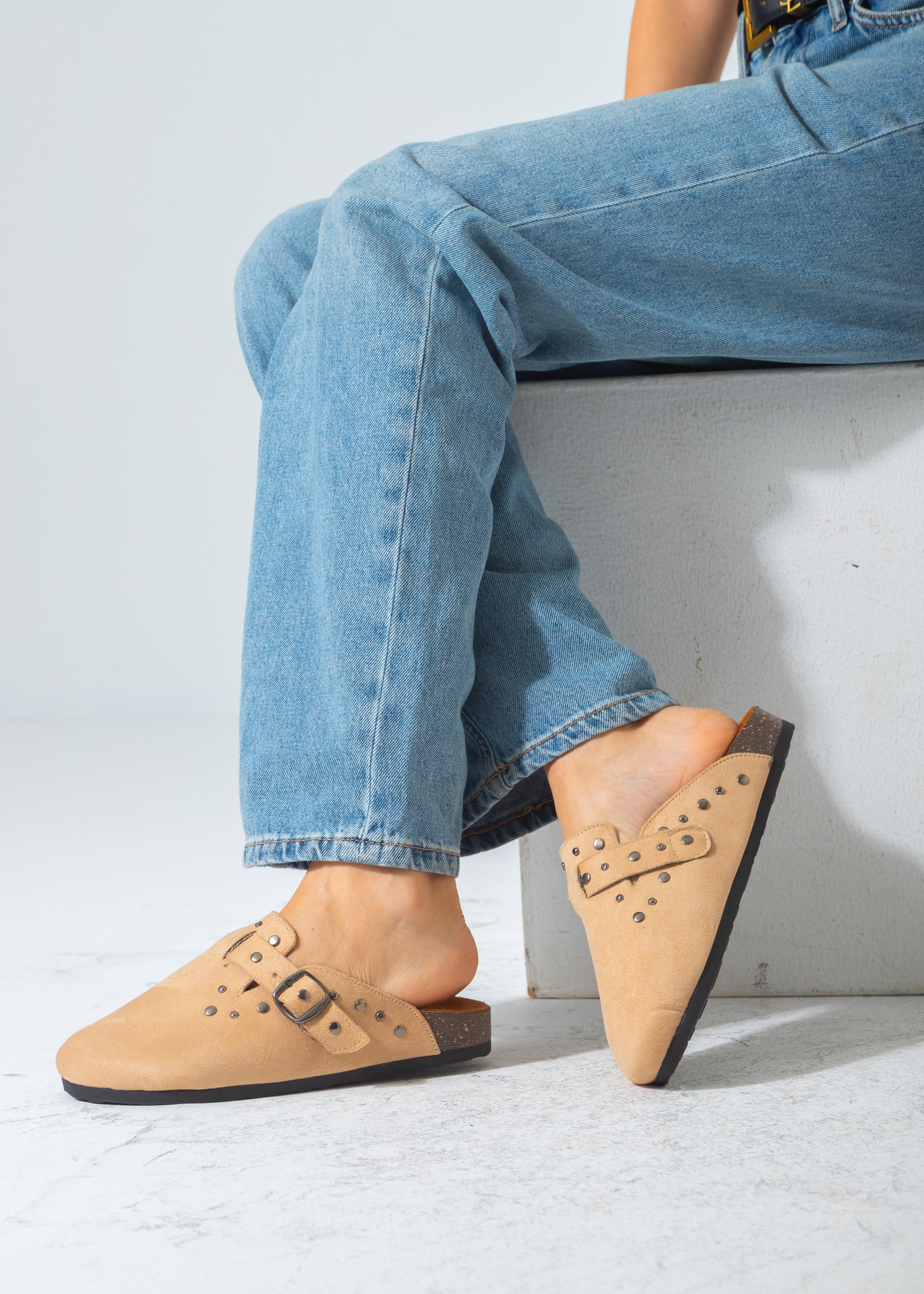 Stud-Trim Clog-beige