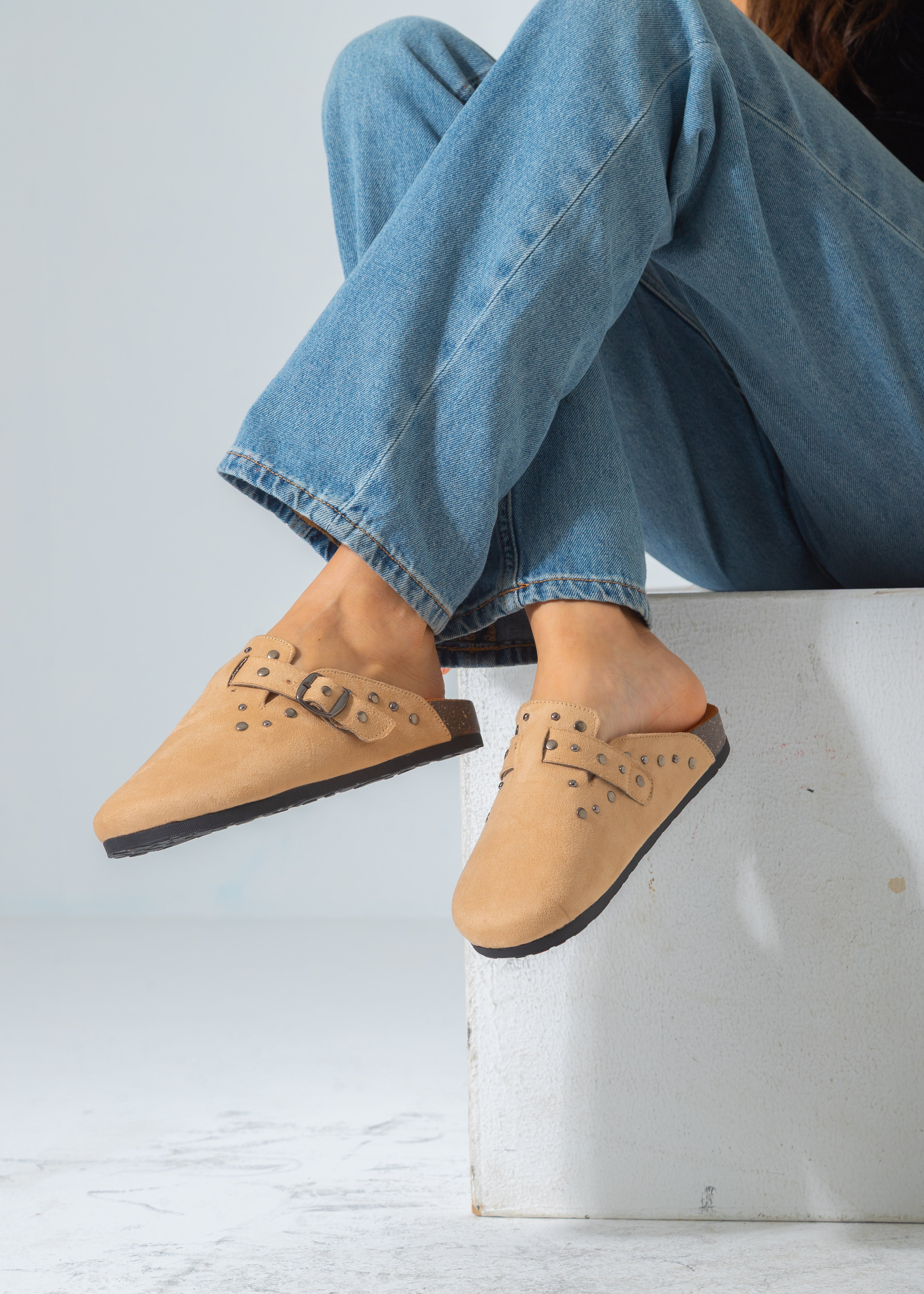 Stud-Trim Clog-beige