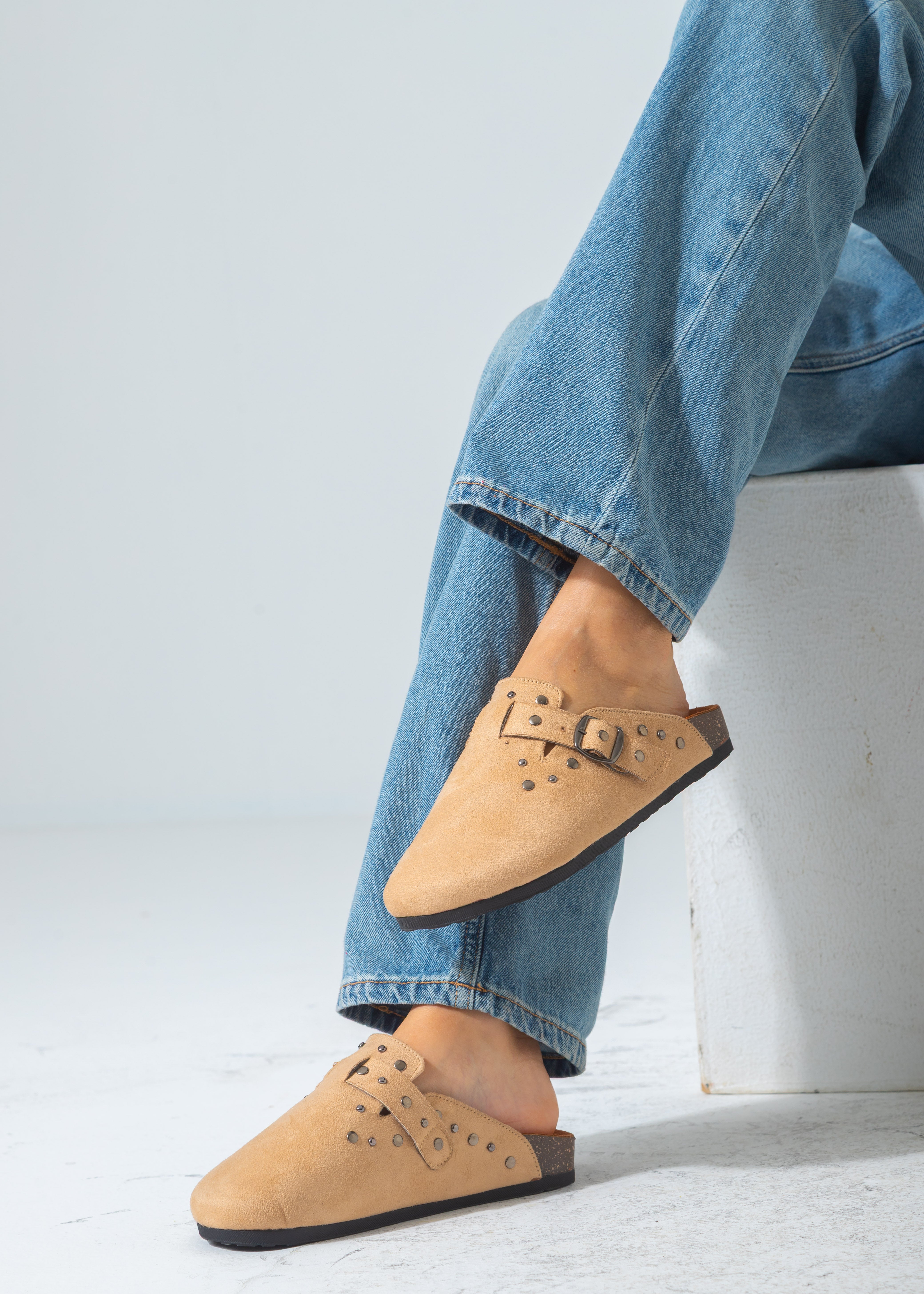 Stud-Trim Clog-beige