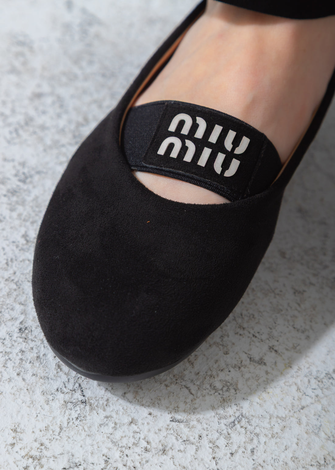 Suede Logo-Strap Flat-black